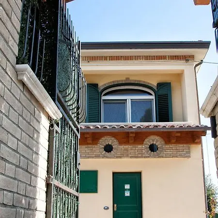 Bed & Breakfast La Piccola Oasi 1 E 2 2*